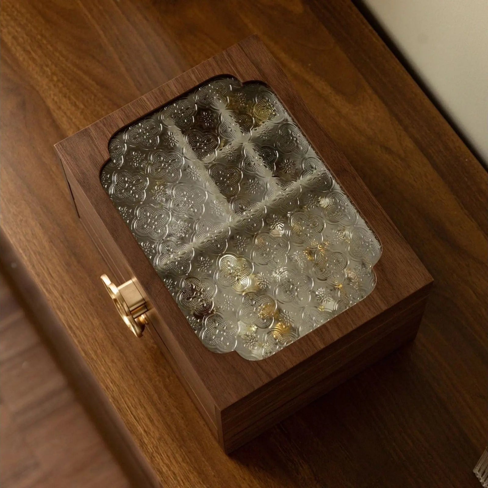 Pourquoi choisir une boîte à bijoux en bois ? - Cléophée Paris 
