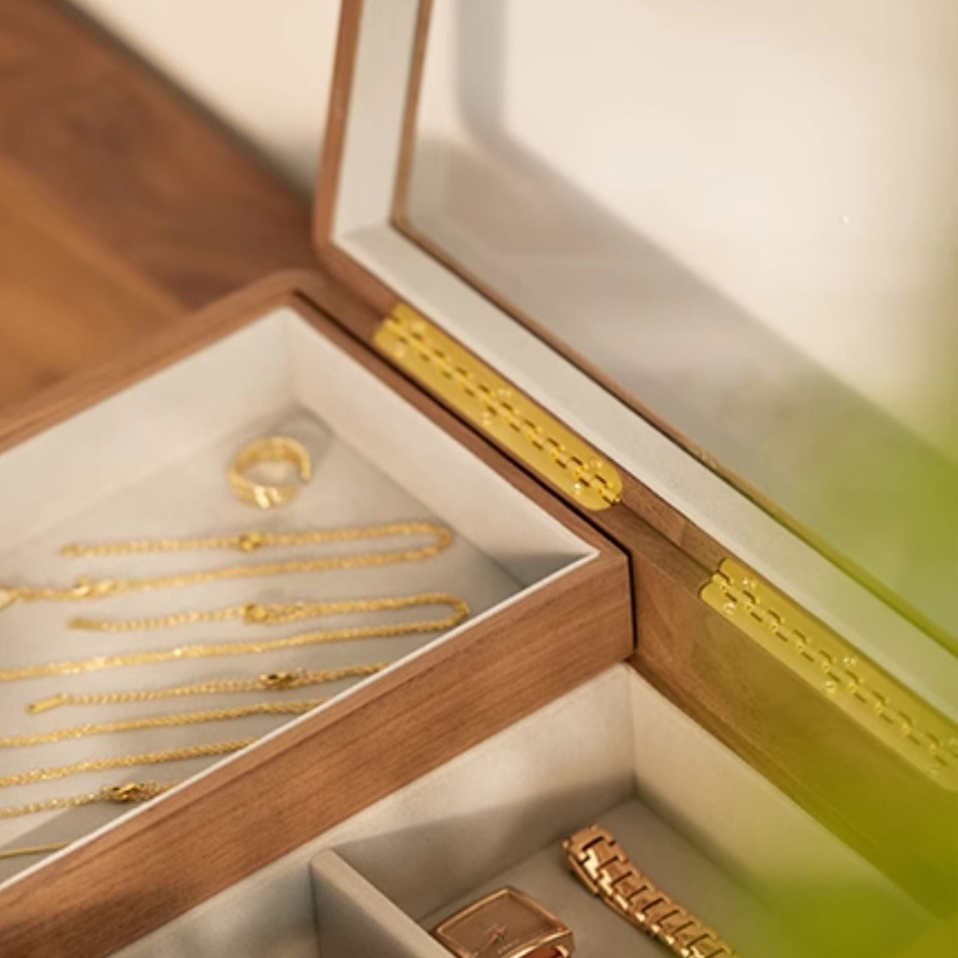 Boîte à bijoux en noyer massif avec couvercle en verre - Cléophée Paris