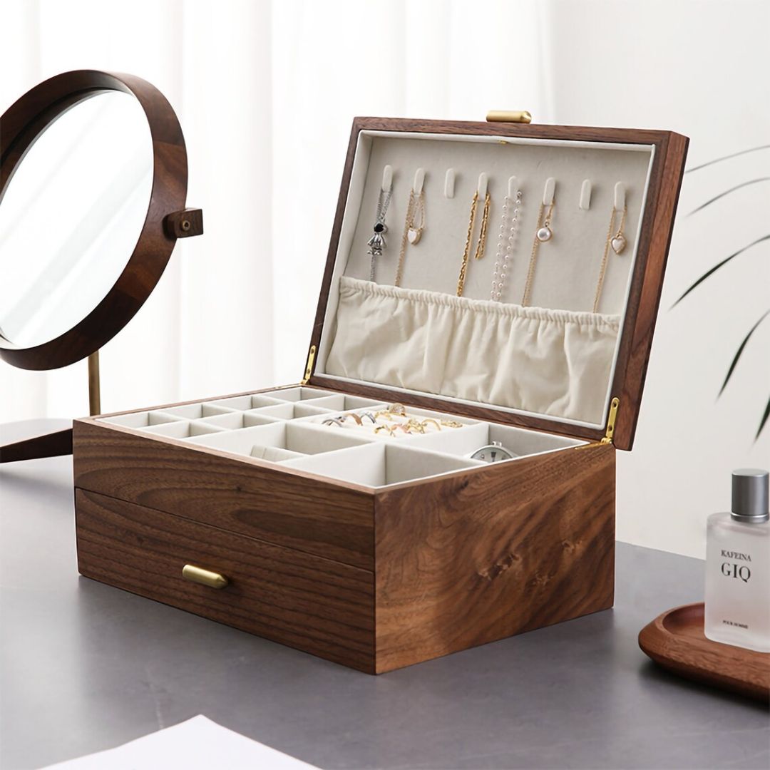 Boîte à bijoux en noyer massif avec support à colliers - Cléophée Paris