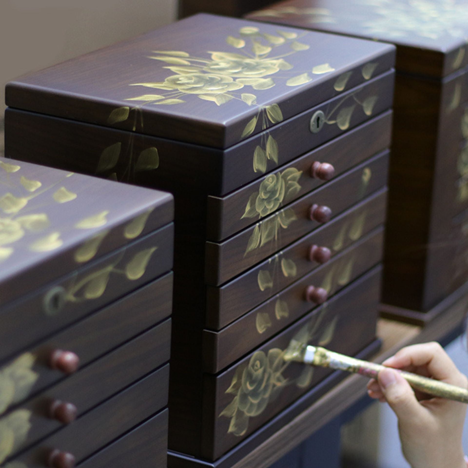 Coffret à bijoux en bois massif – 5 niveaux peints à la main - Cléophée Paris