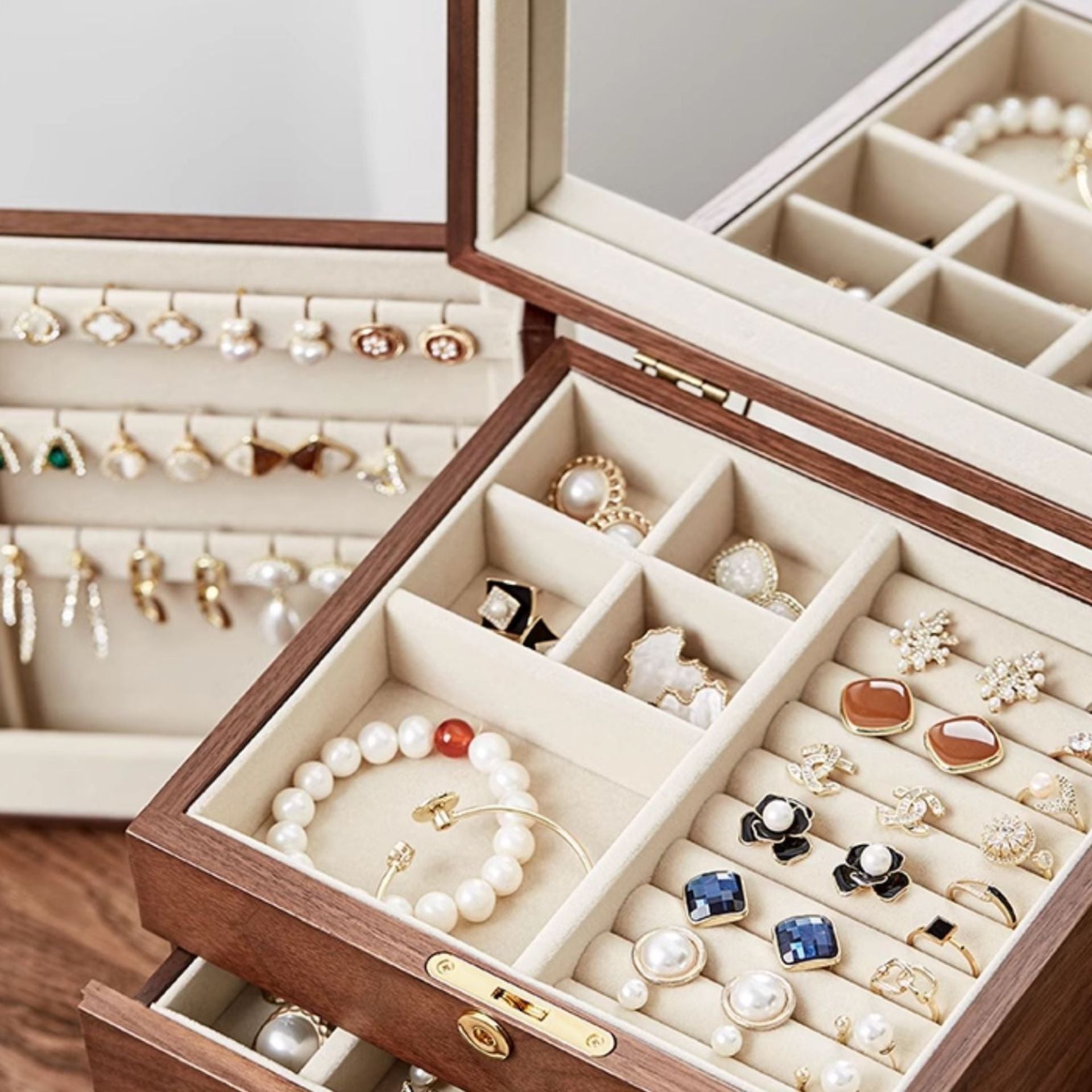 Coffret à Bijoux en Noyer avec Miroir – 5 Niveaux et Serrure - Cléophée Paris