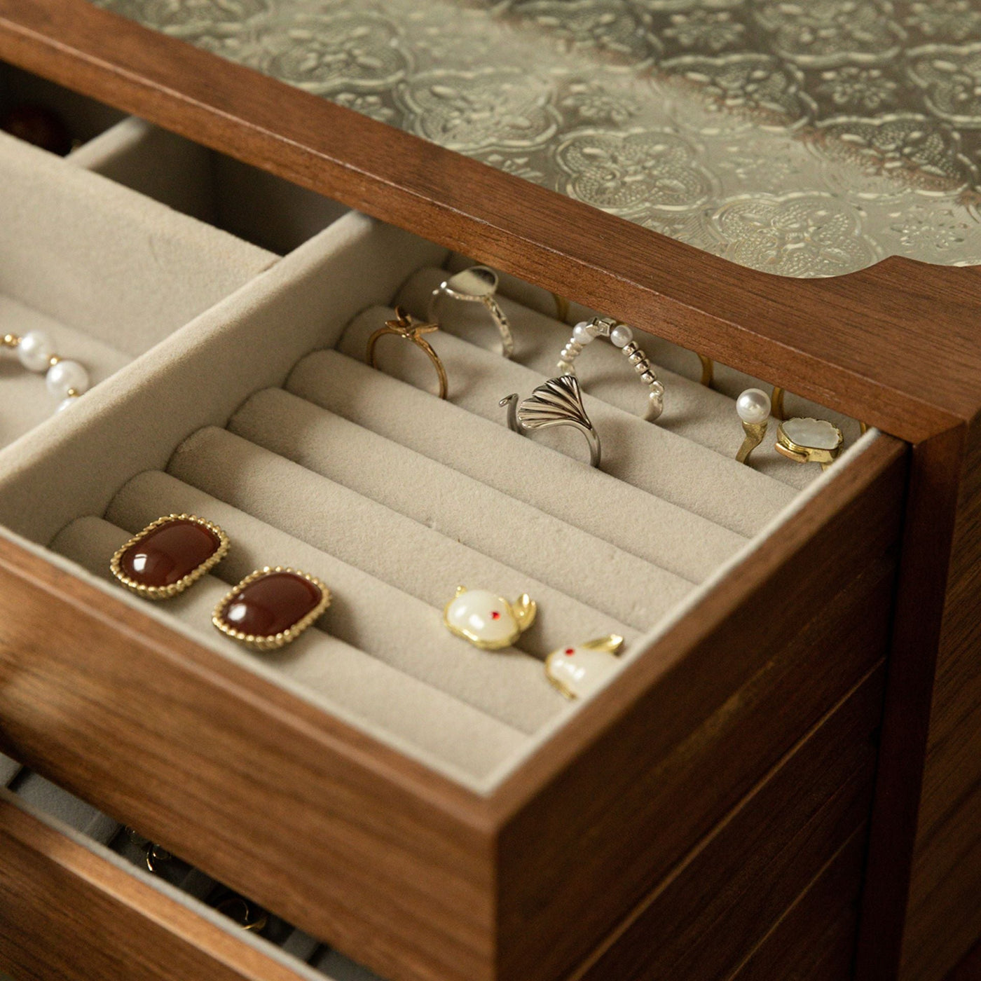 Coffret à bijoux noyer verre floral, idée cadeau élégante pour femme – Cléophée Paris