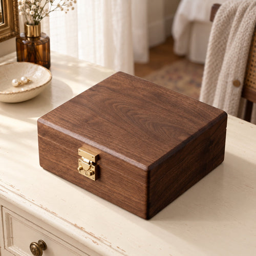 Coffret montres et bijoux en noyer massif, format carré